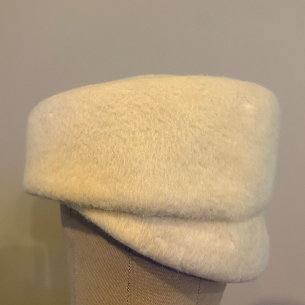Vintage Ellen Jane Polar Pure White Wool Felt Cloche Hat Made in Italy Womens